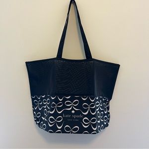 Kate Spade large tote. Mesh and fabric, Bow print.